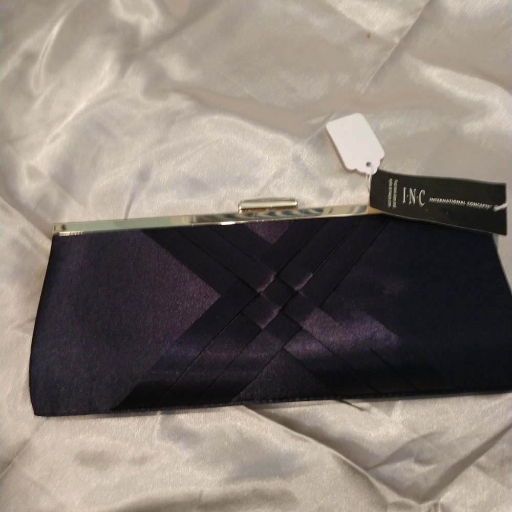 Kelsie XCross Satin